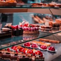 4 Signs You Should Replace Your Plastic Tray Sets Soon