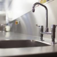 Cleaning Plastic Baking Trays and Racks