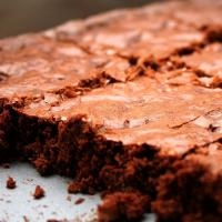 What to Look for in a Plastic Tray for Baking