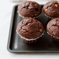 Why Do Bakers Wrap Aluminum Foils On Plastic Trays